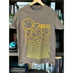 🐿️NWOT Nirvana Smiley Face Mineral Wash Brown Graphic Short Sleeve Tee SM